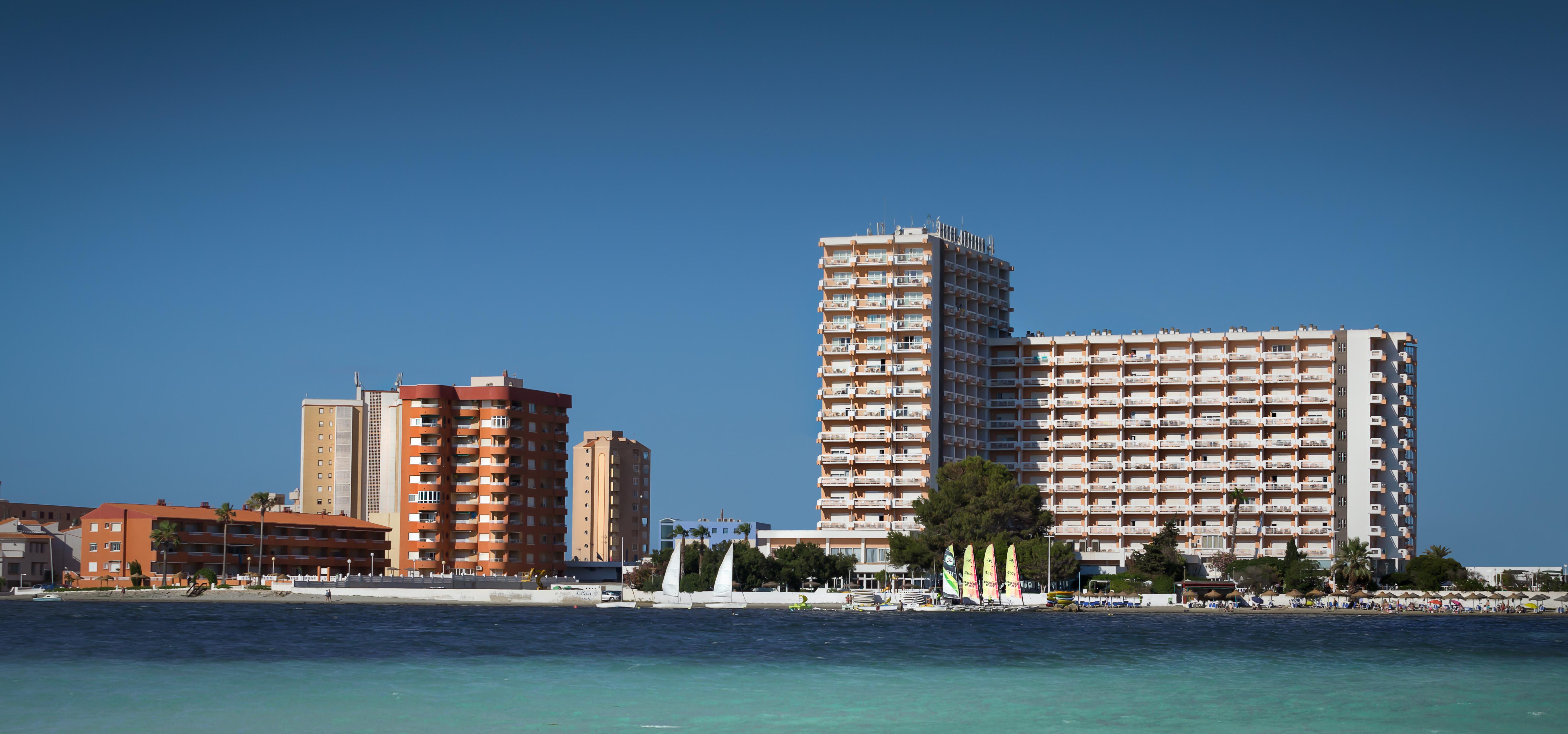 Hotel Izan Cavanna Ла Манга Дел Мар Менор Екстериор снимка